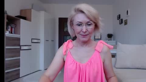 Snapshot of jasmin18v chatting on January 2025 01:29:01 PM Jasmin room for people 40 online show from January 2025 01:29:01 PM