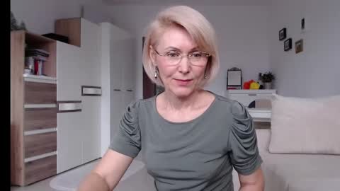 Snapshot of jasmin18v chatting on January 2025 02:02:02 PM Jasmin room for people 40 online show from January 2025 02:02:02 PM