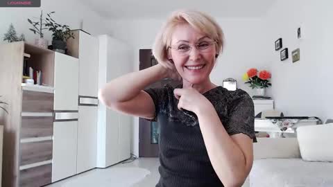 Snapshot of jasmin18v chatting on February 2025 02:00:01 PM Jasmin room for people 40 online show from February 2025 02:00:01 PM