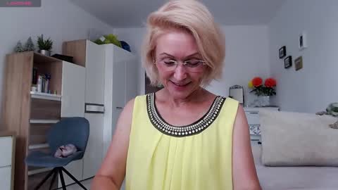 Snapshot of jasmin18v chatting on September 2025 01:11:02 PM Jasmin room for people 40 online show from September 2025 01:11:02 PM