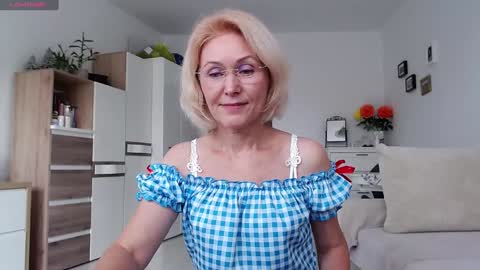 Snapshot of jasmin18v chatting on October 2025 10:07:01 AM Jasmin room for people 40 online show from October 2025 10:07:01 AM