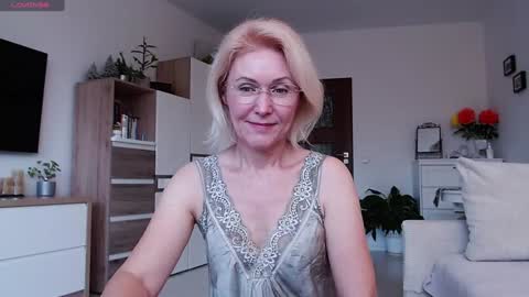 Snapshot of jasmin18v chatting on October 2025 06:32:01 AM Jasmin room for people 40 online show from October 2025 06:32:01 AM
