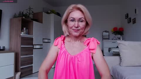 Snapshot of jasmin18v chatting on October 2025 06:39:02 AM Jasmin room for people 40 online show from October 2025 06:39:02 AM