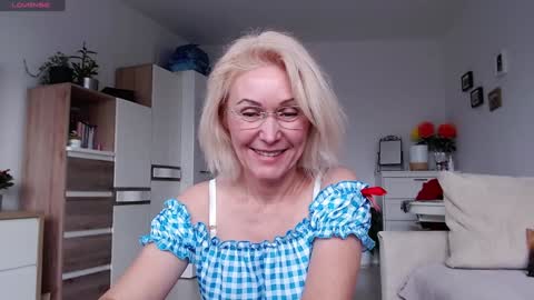 Snapshot of jasmin18v chatting on November 2025 10:54:02 AM Jasmin room for people 40 online show from November 2025 10:54:02 AM
