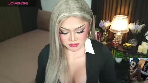 Jasmine Brandy online show from September 2025 04:34:02 PM