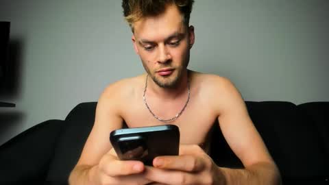 JasoN online show from November 2025 03:47:02 PM