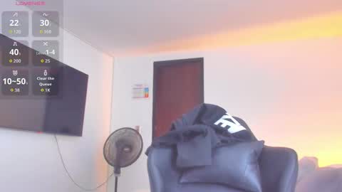 JBrooksXx online show from October 2025 07:11:02 PM