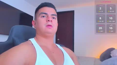 JBrooksXx online show from November 2025 06:07:02 PM