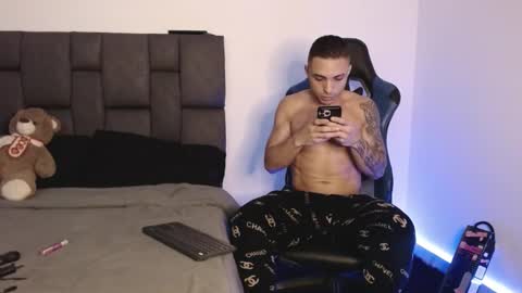 Javier online show from February 2025 06:33:01 AM