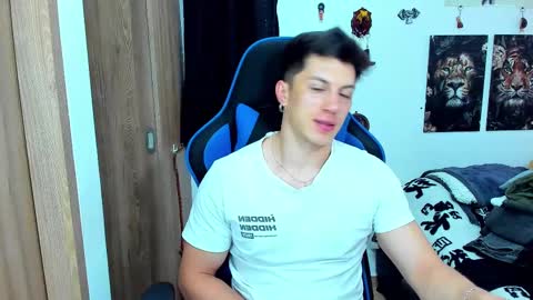 Javier online show from February 2025 10:21:01 PM