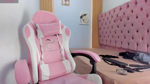 jax_maliq online show from October 2025 02:17:01 AM