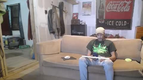 Snapshot of jay_short7863 chatting on February 2025 04:47:01 AM O F jay short786 online show from February 2025 04:47:01 AM