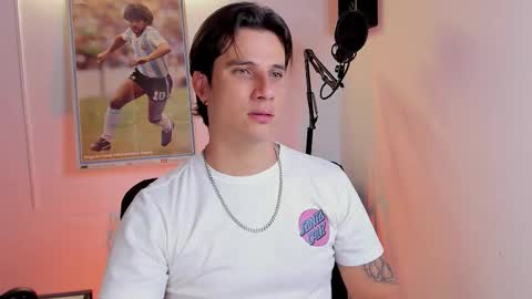 Jay Alvarrez online show from October 2025 06:41:01 PM