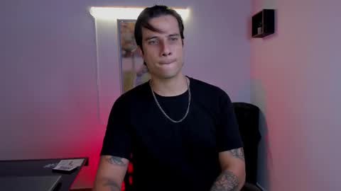 Jay Alvarrez online show from November 2025 07:24:02 PM