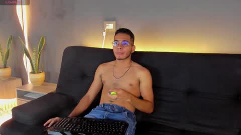 Jay online show from November 2025 11:43:02 AM