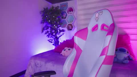 Jayen online show from November 2025 08:57:01 PM