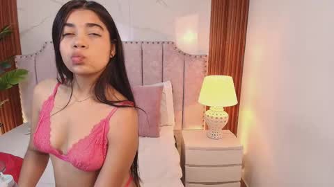 Jazmin online show from November 2025 07:19:02 AM