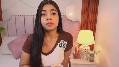 Jazmin online show from November 2025 08:31:01 PM