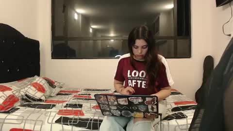 Jazmin and Scarlett online show from February 2025 05:26:02 AM