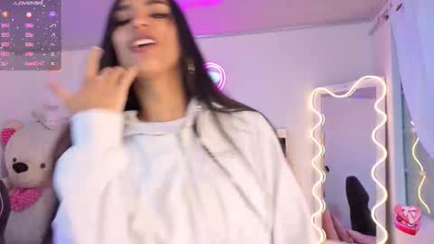 Snapshot of jazmin_tay chatting on November 2025 11:32:01 AM Jazmin online show from November 2025 11:32:01 AM