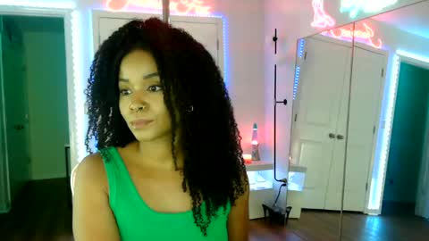 Snapshot of jazminefox chatting on June 2026 07:40:01 PM Jazmine Fox online show from June 2026 07:40:01 PM