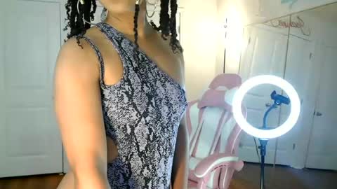 Snapshot of jazminefox chatting on July 2026 09:20:01 PM Jazmine Fox online show from July 2026 09:20:01 PM
