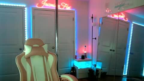 Snapshot of jazminefox chatting on July 2026 07:56:02 PM Jazmine Fox online show from July 2026 07:56:02 PM