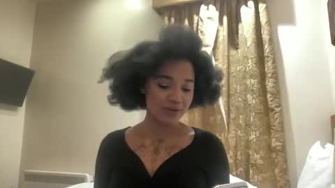 jazminetea online show from April 2026 11:00:02 PM