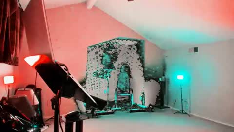 JDinEuless online show from February 2025 11:31:01 PM