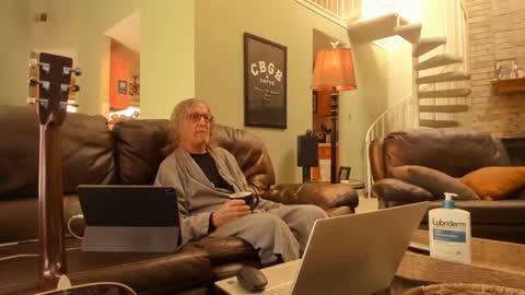 JDinEuless online show from November 2025 03:03:01 PM