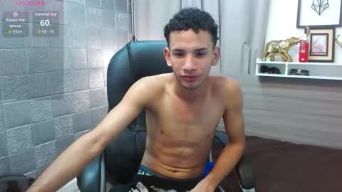 Snapshot of jdwhite18 chatting on February 2026 01:06:01 AM jdwhite18 online show from February 2026 01:06:01 AM