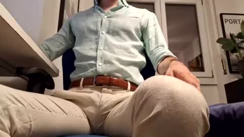 Snapshot of jean_kowalski chatting on July 2026 08:35:02 PM Jean Kowalski online show from July 2026 08:35:02 PM