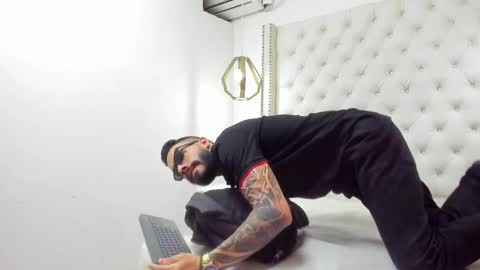 JEAN online show from April 2026 08:17:02 PM