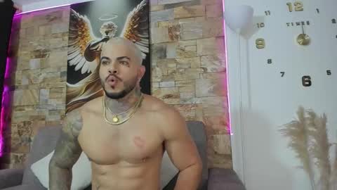 Snapshot of jean_lopez chatting on February 2026 03:00:02 AM Jean axelcrow Modelo Independiente online show from February 2026 03:00:02 AM