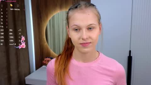 Snapshot of jeanninebeall chatting on February 2026 03:40:02 PM Bella online show from February 2026 03:40:02 PM