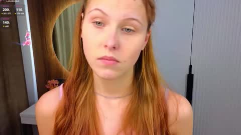 Snapshot of jeanninebeall chatting on February 2026 03:05:02 PM Bella online show from February 2026 03:05:02 PM