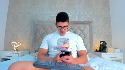 Snapshot of jeffdaltton chatting on January 2025 01:03:01 PM Jeff online show from January 2025 01:03:01 PM