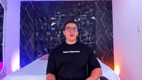 Snapshot of jeffdaltton chatting on October 2025 08:33:01 PM Jeff online show from October 2025 08:33:01 PM