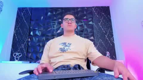 Snapshot of jeffdaltton chatting on October 2025 08:14:02 PM Jeff online show from October 2025 08:14:02 PM