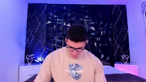 Snapshot of jeffdaltton chatting on November 2025 08:05:01 PM Jeff online show from November 2025 08:05:01 PM