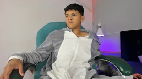 Snapshot of jeffry_wolvess chatting on February 2026 12:42:02 AM Jeffry online show from February 2026 12:42:02 AM