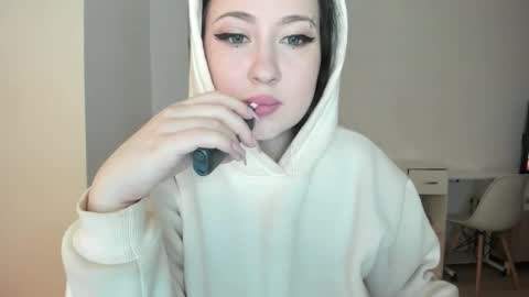 Jena online show from October 2025 07:49:02 PM