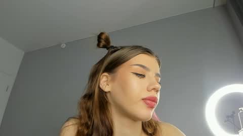 Dolly online show from January 2025 07:28:02 PM