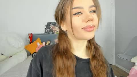 Dolly online show from January 2025 01:23:02 PM