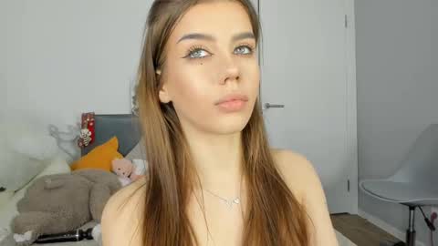 Dolly online show from March 2025 07:27:02 PM