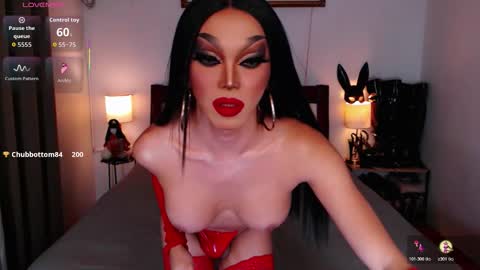 Queen Jenifer online show from October 2025 08:25:01 PM