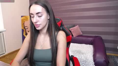 Snapshot of jeniferstone chatting on September 2025 07:55:02 AM Kira online show from September 2025 07:55:02 AM