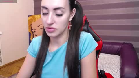 Snapshot of jeniferstone chatting on November 2025 08:03:02 AM Kira online show from November 2025 08:03:02 AM