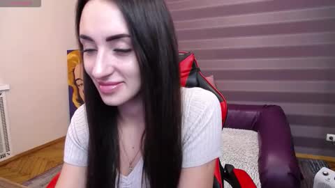 Snapshot of jeniferstone chatting on November 2025 07:51:02 AM Kira online show from November 2025 07:51:02 AM