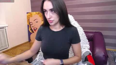 Snapshot of jeniferstone chatting on November 2025 09:34:01 AM Kira online show from November 2025 09:34:01 AM